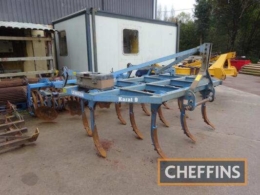 Lemken Karat 9 mounted cultivator with 11 legs