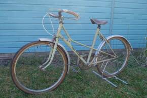 Girls French 1950s style Motobecane cycle, 20ins wheels