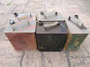 2gallon petrol cans including Shell, Esso and Pratts (5)