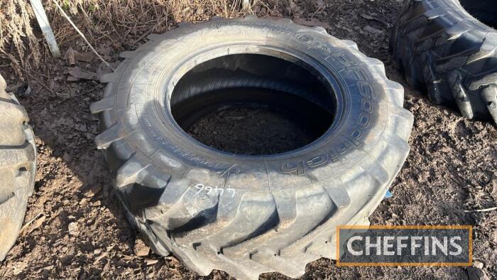 JCB Tyre 
<br/>UNRESERVED LOT