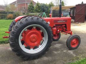 1960 INTERNATIONAL B-275 diesel TRACTOR Reg. No. WFU 582 Serial No. 23249 A well presented high clearance example with V5 available