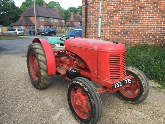 1954 DAVID BROWN 30C 4cylinder petrol/paraffin TRACTOR Reg. No. YSU 775 Serial No. P3011343 Fitted with rear linkage, belt pulley and drawbar