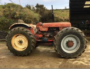 1969 NUFFIELD 4/65 4cylinder diesel TRACTOR Reg. No. LID 659 Serial No. 111027 Fitted with a Bray 4wd front axle and reported by the vendor to be in original condition and mechanically sound. Old style logbook available