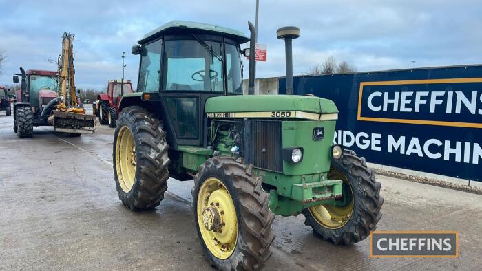 John Deere 3050 4wd High Lift Tractor c/w registration documents in office Reg. No. G34 LSS Ser. No. LO350U671269