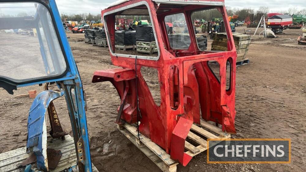 Massey Ferguson Duncan Cab Off Mf 135 With Square Wings Unreserved Lot Horticultural Spares