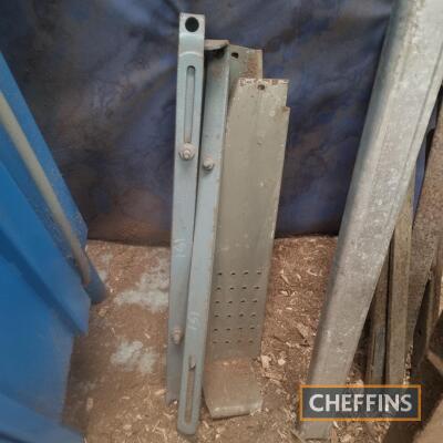 Massey Ferguson footplates, link arms, top links etc.