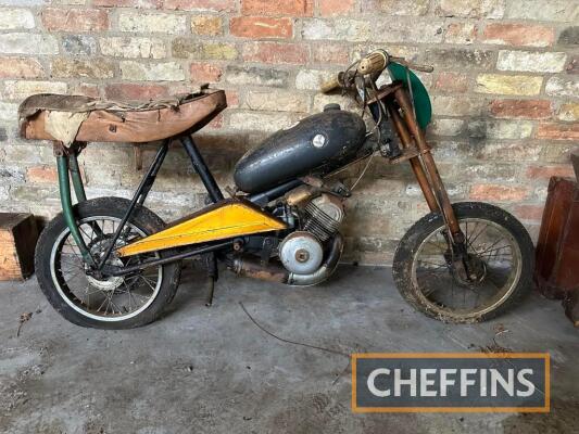 Proprietary 2-stroke pit/garden motorbike of approximately 50cc and bearing a hint of the Raleigh Runabout, no documentation. Estimate: Offered without reserve