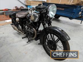 1930 MATCHLESS Silver Arrow De Luxe 397cc MOTORCYCLE Reg. No. BF 8548 Frame No. 962 Engine No. A1027 The Silver Arrow was originally designed by racer Charlie Collier and launched in late 1929. Matchless offered two models, the standard model and the 'De 