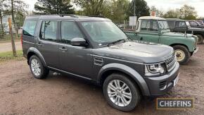2014 LAND ROVER Discovery 4 GS 2993cc diesel 4X4 Reg. No. Private registration to be removed prior to the sale Miles: c.64,000 This pre-AdBlue discovery if offered direct from its first owner. Fitted with Land Rover seat covers, tow pack, full size spa