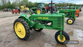 1940 JOHN DEERE Model H 2cylinder petrol TRACTOR Reg. No. 813 XUR Serial No. 22447 An older restoration that proved to be a good starter on inspection. Vendor reports that some mechanical work was carried out after being purchased