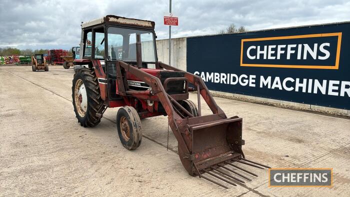 International 384 2wd Tractor c/w Quicke loader, No V5 Reg. No. YVG 473S