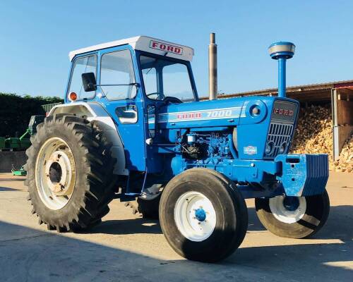 FORD 7000 diesel TRACTORFitted with Dual Power, PUH, PAS, front and wheel weights. Showing a genuine 2695hours and the vendor reports the tractor has been restored to a good standard with V5 available