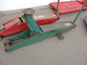 Commercial trolley jack