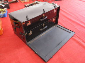 Vintage car luggage case, 33ins wide, 16ins deep and 17.5ins high containing 2 fitted cases