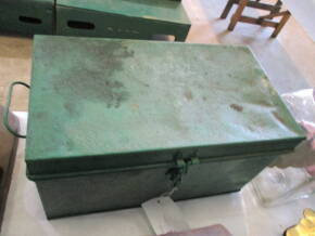 Metal tool box