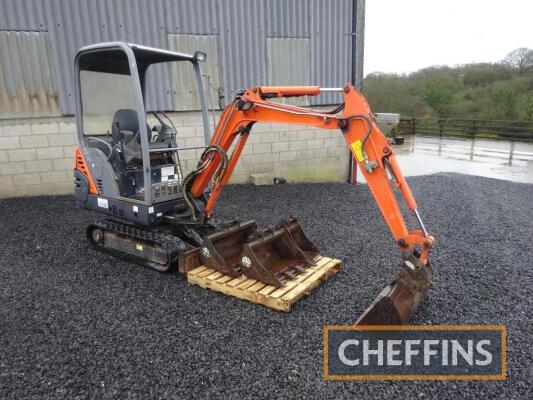 2006 HITACHI Zaxis 16 Rubber Tracked 360° EXCAVATOR Fitted with breaker pipework, manual quick hitch offered with 4no. buckets to include 3ft, 2ft, 1ft and 30inch. Owned from new. Serial No. HCE1LN00E00002141 Hours: 1,351