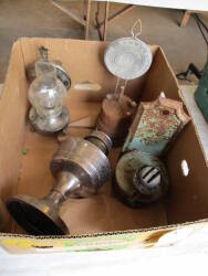 Quantity of living wagon paraffin lamps