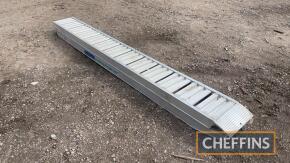 Pr. of aluminium ramps 10ft long for 2200kg unused