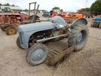 FERGUSON TEF-20 4cylinder diesel TRACTOR Supplied with a 'banana' front loader and head gasket needs to be replaced