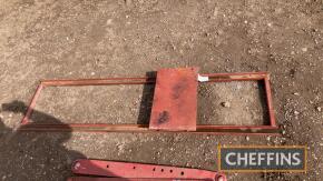 Tractor splitting rails