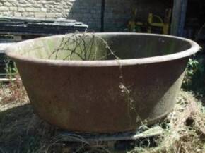 Large cast iron water trough approx 5ft diameter manufactured by Ransomes Head and Jeffries