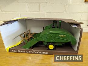 John Deere 1940 12A trailed combine harvester 1:16 scale model by Ertl, boxed