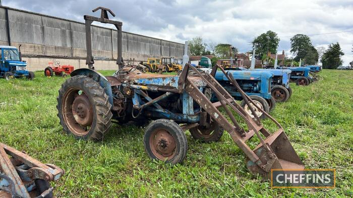 FORDSON Super Major diesel TRACTOR Engine No. 08C969825 Fitted with a SteelFab front loader and bucket