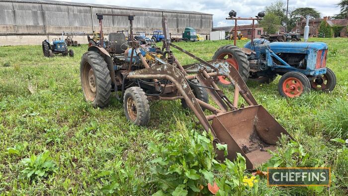 FORDSON diesel Major diesel TRACTOR Fitted with front loader and PAS.