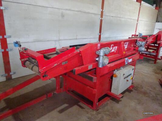 2001 Tong Easy Fill Box filler, 3phs Serial No. 2001/2966. Note: New sensors, belt and rollers fitted in 2019