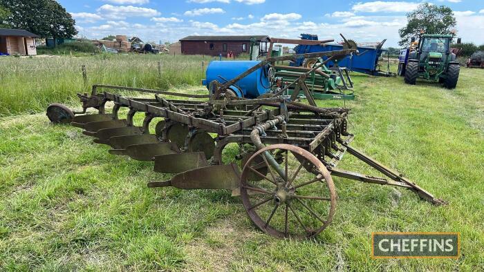 Ransomes Hexatrac 7furrow trailed conventional plough