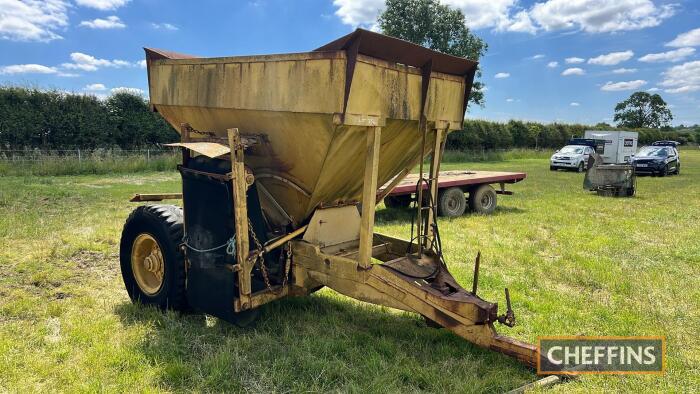 Single axle gravel cart