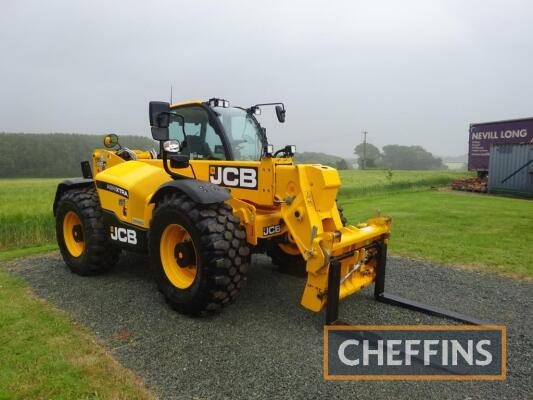 2023 JCB 560-80 AgriXtra DualTech VT 4wd 4fws TELESCOPIC LOADER. Fitted with Qft headstock and pallet tines, rear pickup hitch and 1no. spool service. On Michelin Bibload 480/80R26 rear Michelin Bibload 480/80R26 front wheels and tyres. On farm from new.