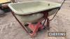 Vicon 400 Fertiliser Spreader UNRESERVED LOT - 5