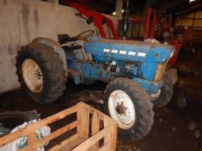 FORD 5000 4cylinder diesel TRACTOR Serial No. B900650 Fitted with a Manuel 4wd front axle conversion and rear linkage