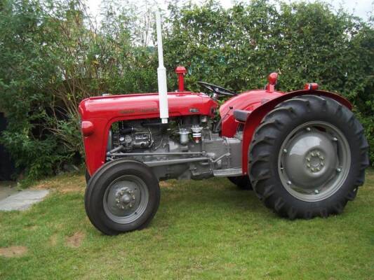 1960 MASSEY FERGUSON 35 3cylinder diesel TRACTOR Reg. No. VHR 880 (expired) Serial No. SNM166361 Fitted with new injectors, pump, clutch pack, wheel rims all round and finished in 2pack paint on 12.4x28 rear and 6.00x16 front wheels and tyres. A very well