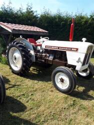 DAVID BROWN 880 Selectamatic 3cylinder diesel TRACTOR Fitted with full power steering and described as a nice restoration with many new parts