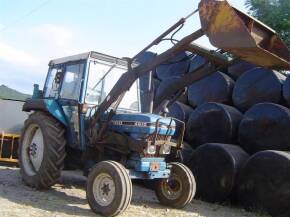 1986 FORD 4610 3cylinder diesel TRACTOR Reg. No. D389 MJS Serial No. A95029 Fitted with a front loader, bucket and an AP cab on 13.6x36 rear wheels and tyres. Showing 4,200 hours and just two previous owners. V5 available and currently SORN. A very versat