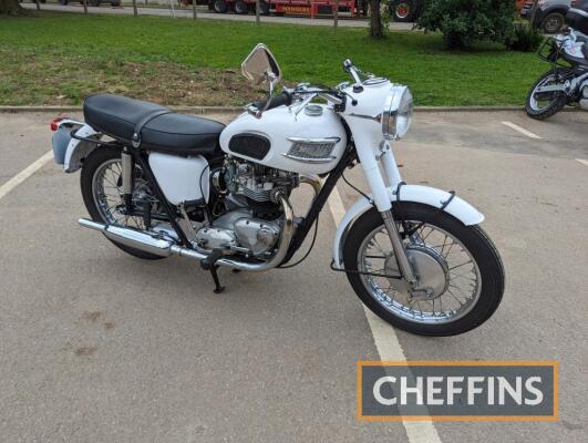 1965 TRIUMPH 6T Thunderbird MKIII 650cc MOTORCYCLE Reg. No. CYM 688C Frame No. DU17791 Engine No. 6TDU9058W Miles: 1,696 showing MOT: Exempt An Ex-police example with unit construction engine/gearbox, retrofitted with electronic ignition. The 6T had bee