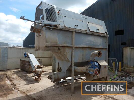 Haith water recycling unit with sludge removal auger