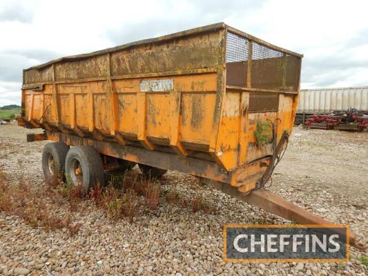 1993 Rolland T18 tandem axle steel monocoque trailer Serial No. 295