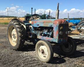 FORDSON Super Major 4cylinder diesel TRACTORFitted with PAS, side belt pulley and front inside wheel weights. Appearing to be a good straight ex-farm example 