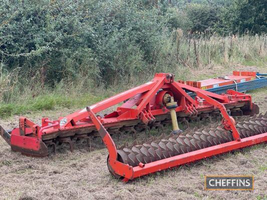 Kuhn HR4502 mounted power harrow, with spiral roller, gearbox reconditioned c.5years ago by Andrew Guest. Clod board, 4.5m