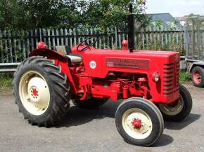 1966 INTERNATIONAL B-275 diesel TRACTOR The vendor reports that this is in restored condition with original tinwork with V5 available