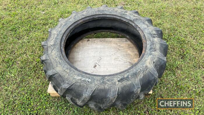 Single Firestone 11.20/28.00 tyre