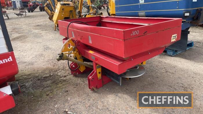 KRM Bogballe WRX Fertiliser Spreader c/w 1500l hopper and collection of spreading fingers