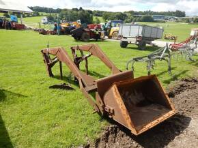 Massey Ferguson MIL loader, complete with bucket and fork, good rams, plus pipework etc