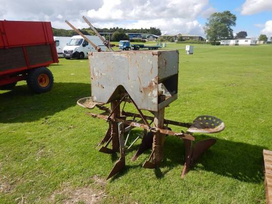 Ferguson potato planter with markers