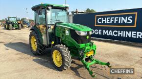 2018 John Deere 5090GF Tractor c/w front links & pto Hours: approx 4400 Reg. No. CC18 KKD Ser. No. 1AT5090GHHF305759