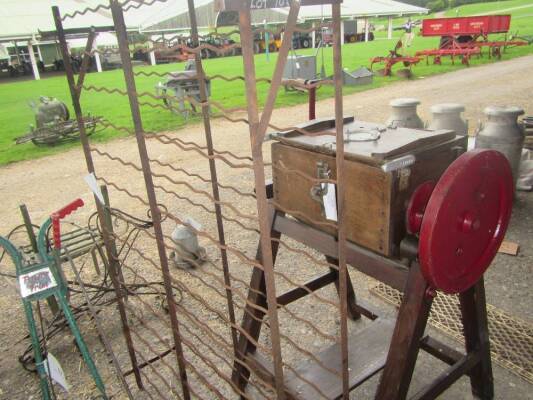 Large French foldable wine storage rack