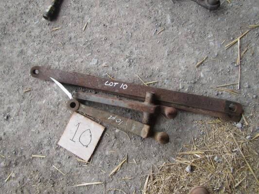 Massey Ferguson pick-up hitches